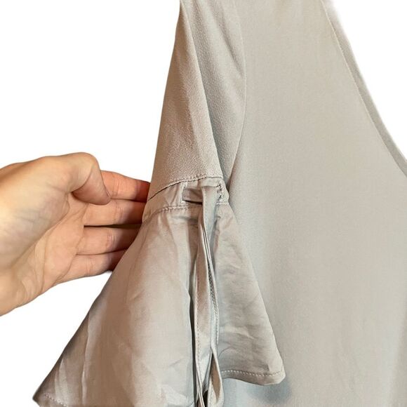 NWT! Banana republic factory grey tee with ruffle sleeves - Picture 7 of 11